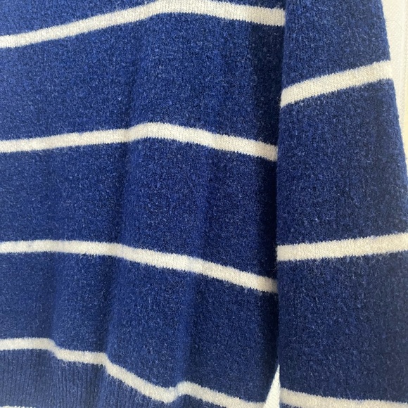 H&M Long Sleeve Sweater - Picture 2 of 3